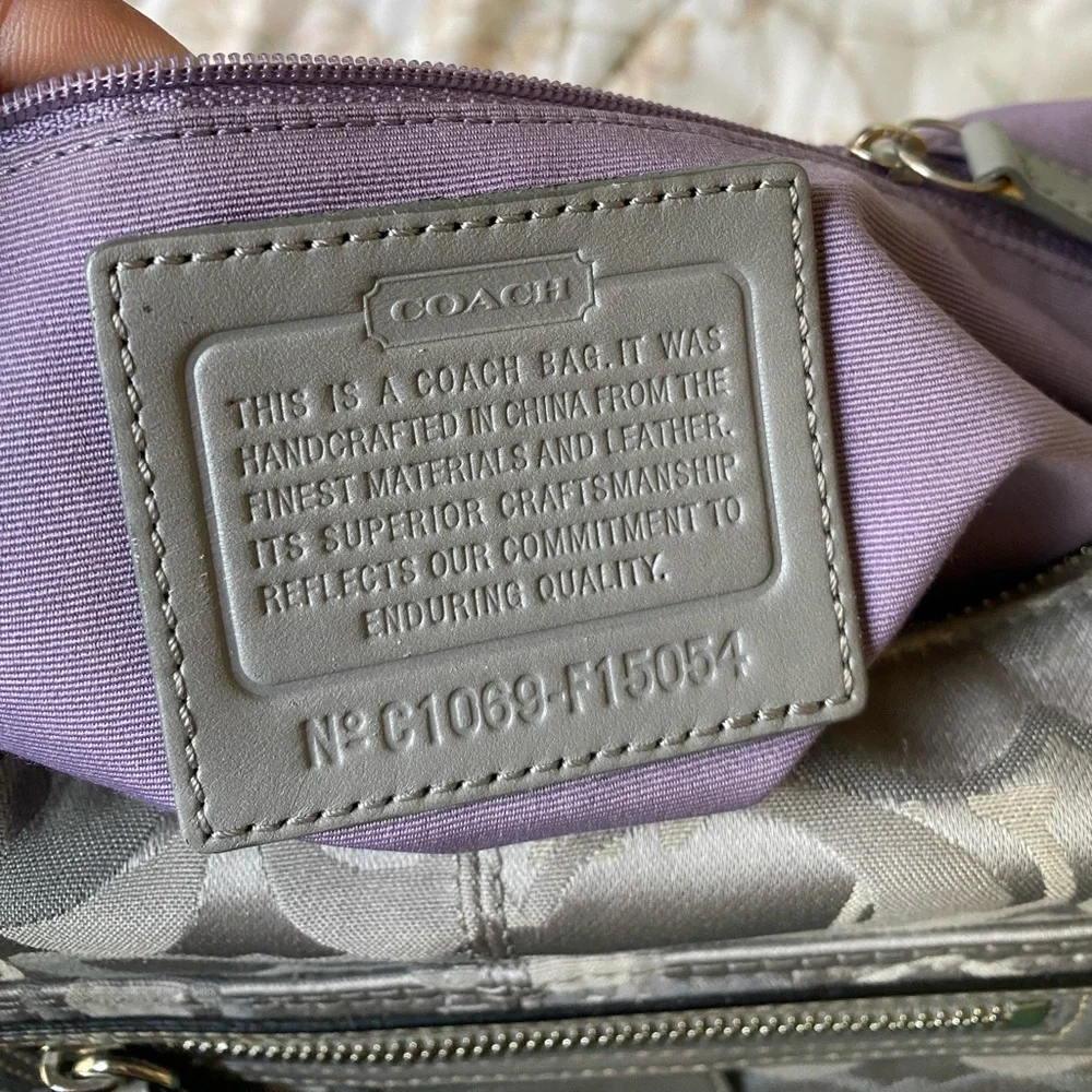 🔴SOLD🔴 Coach Penelope Hobo Silver Optic Signature Monogram Bag - Picture 3 of 4